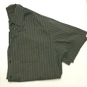 VanHeusen Short Sleeve Button Down XL